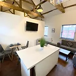 Loft At The Coach House *