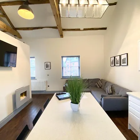 Loft At The Coach House Lägenhet
